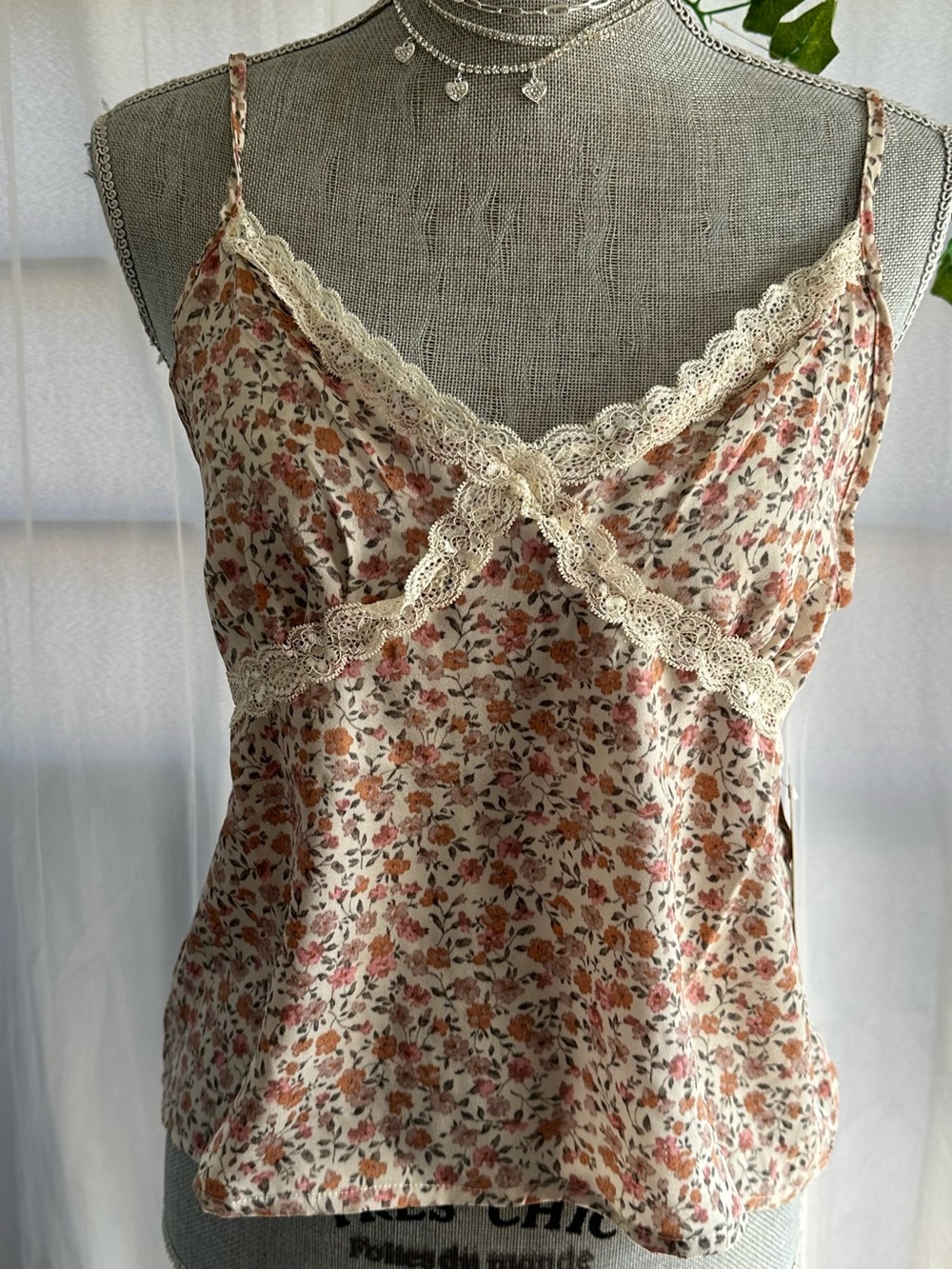 Floral Adjustable-Spaghetti Cami in Cream and Pink